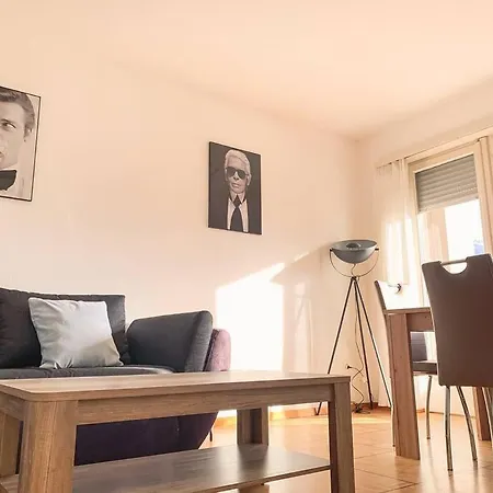 Vivere A - 5 Minuti Da Piazza Grande Διαμέρισμα